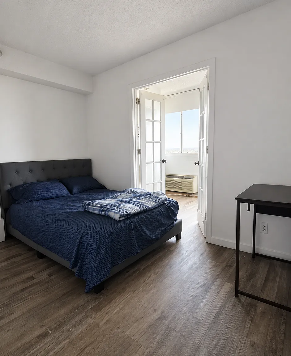 1 bed, 594 sqft, $1,300 — Photo 2