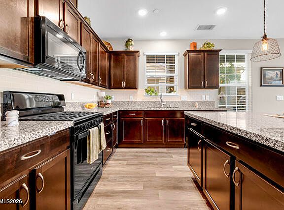 5th image of 1940 Dark Horse Rd Unit B