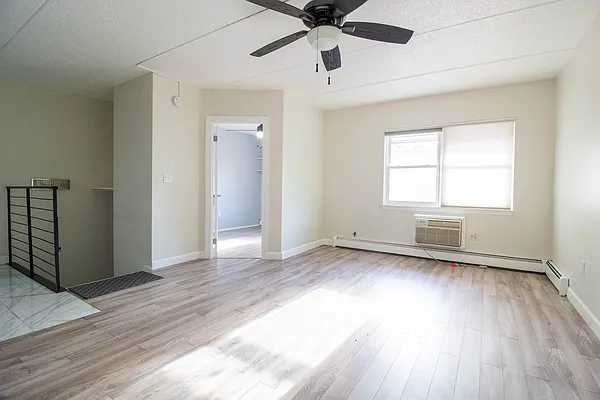 Rented by RealTegrity NY LLC | media 4