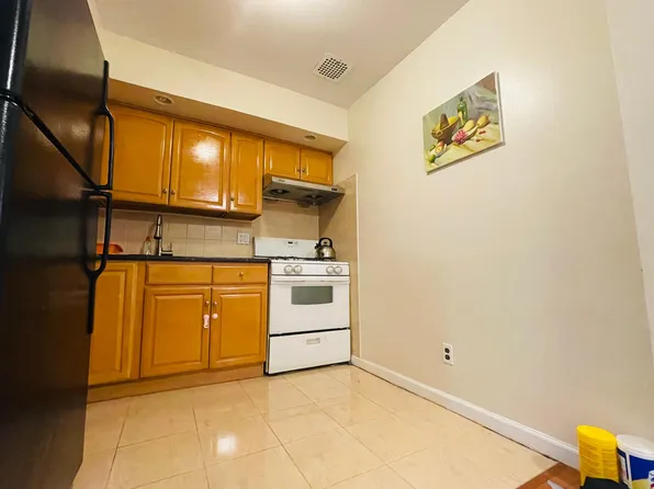 7356 53rd Ave, Flushing, NY 11378