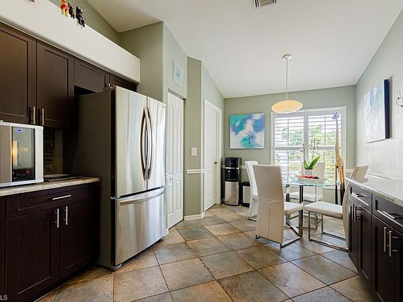 4th image of 8551 Ibis Cove Cir #M-657