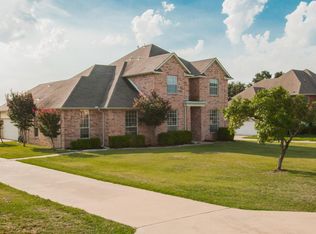 906 Valley View Ave, Red Oak, TX 75154