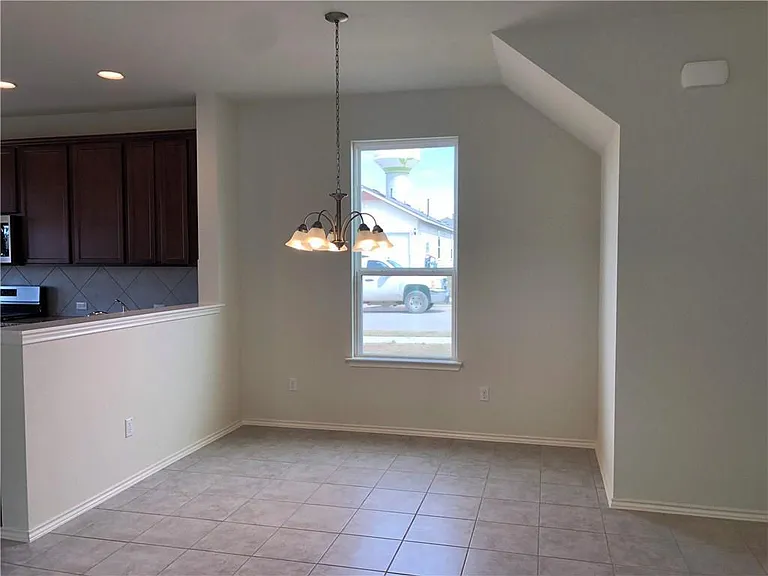 108 Yellowbark St — Photo 5