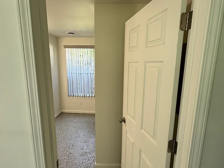 220 W Williams St — Photo 13