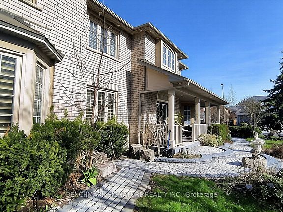 4th image of 75 Boxwood Cres