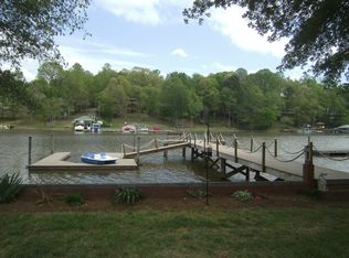 220 Canal Dr, Statesville, NC 28677