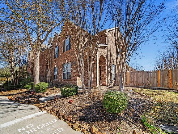 3rd image of 153 E Montfair Blvd