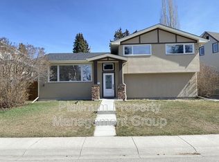 3512 Button Rd NW, Calgary, AB T2L1N1