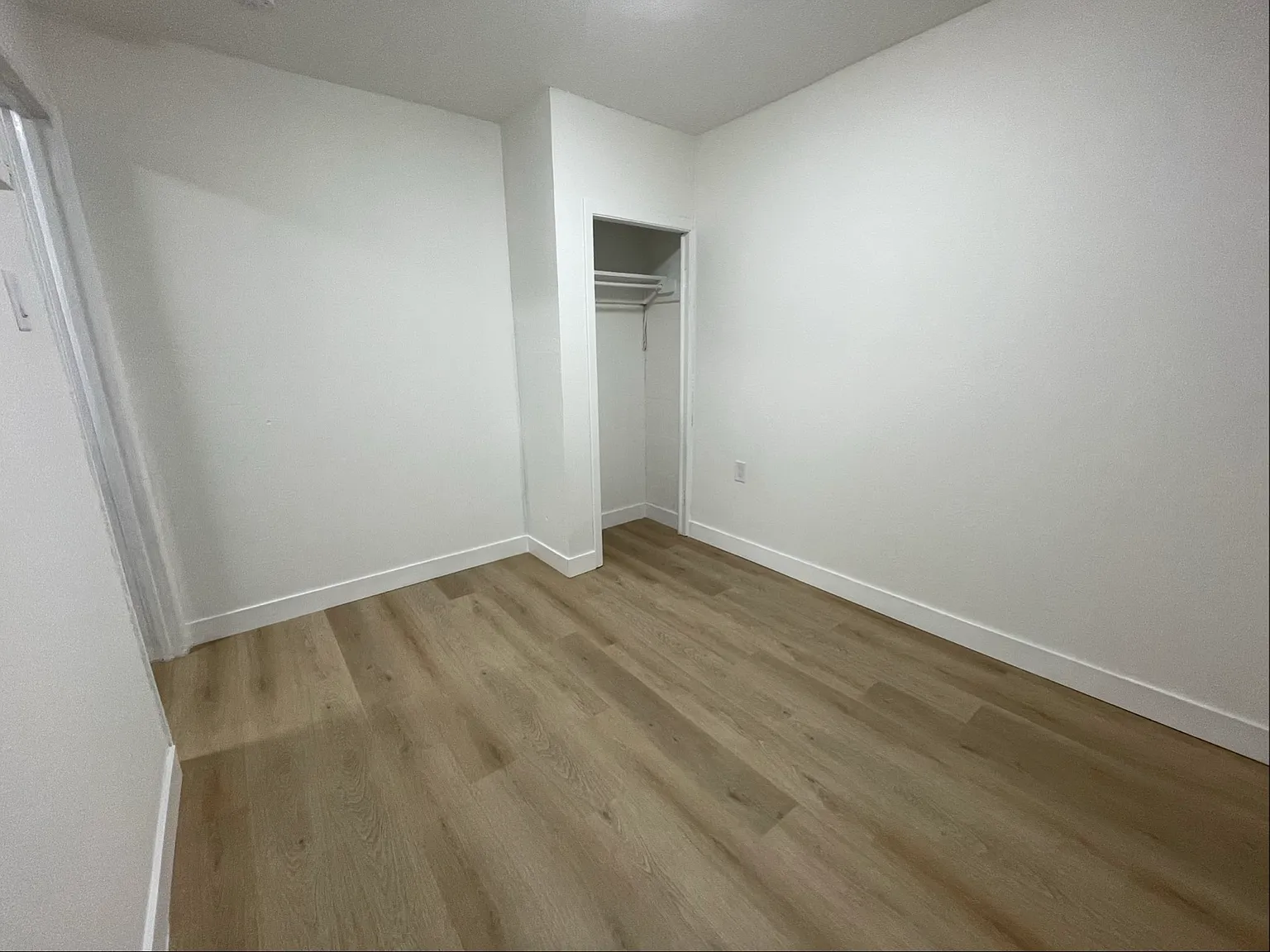 Studio, 400 sqft, $2,200 — Photo 3