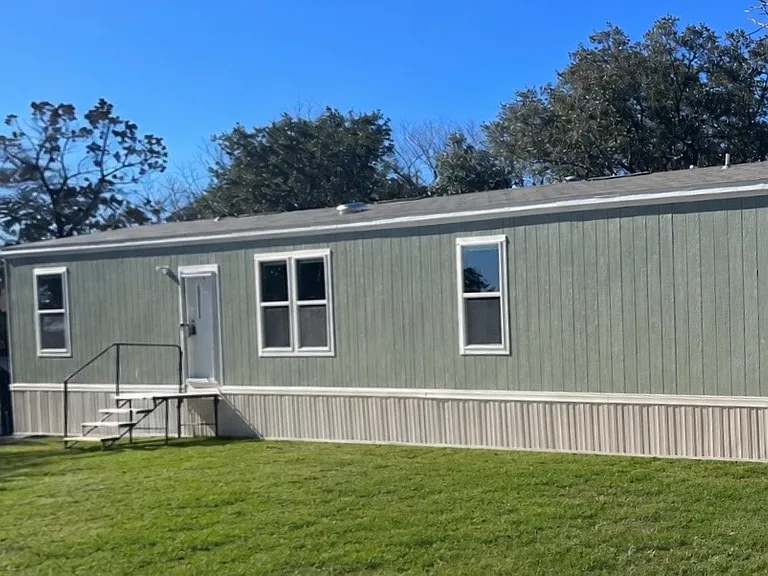 5510 Lakeaire Blvd — Photo 1