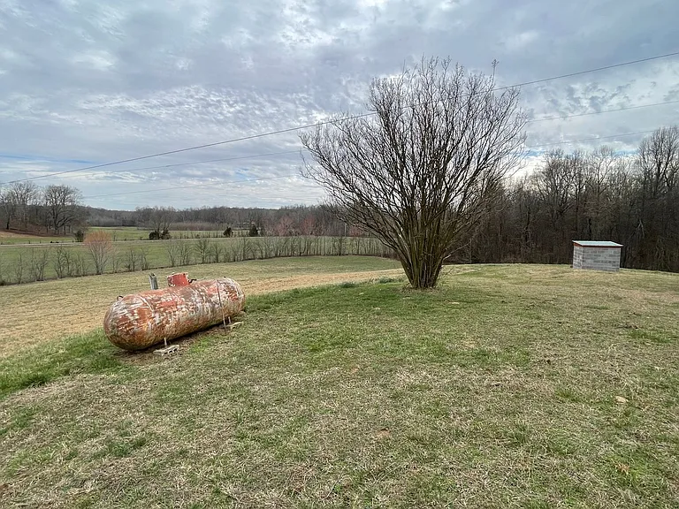 555 Hopewell Rd — Photo 33