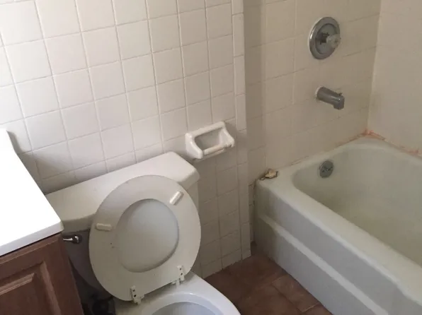 107-00 218th St #2, Queens Village, NY 11429