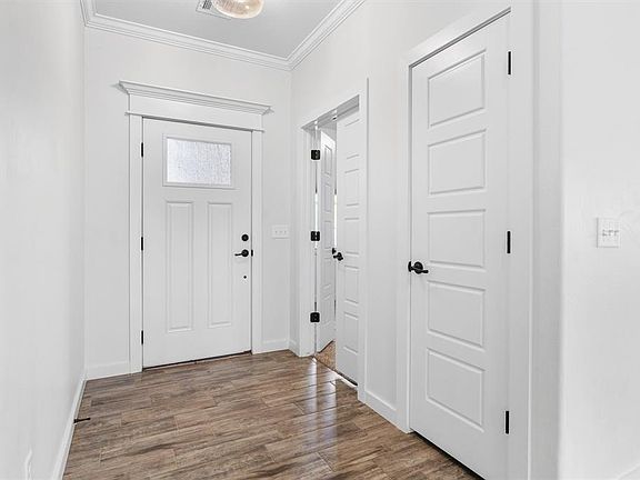 3rd image of 1364 Pineridge Cir