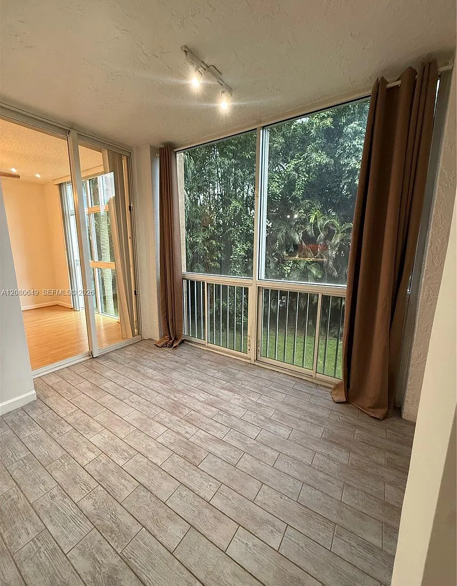 Doral House Condo No 1 — Photo 3