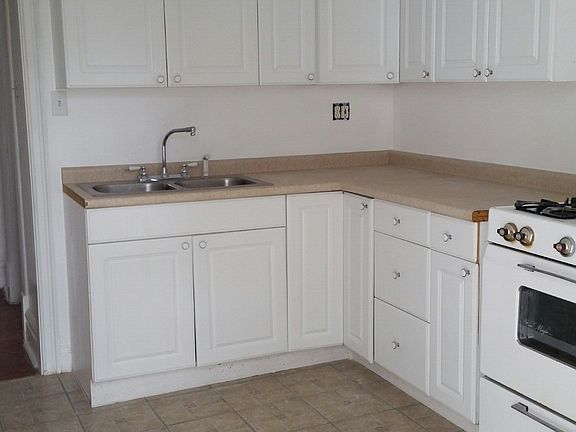 3rd image of 4616-4618 Arsenal St