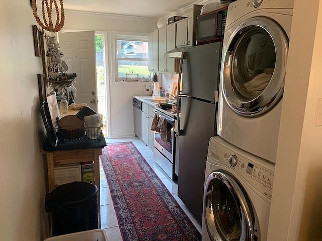 KITCHEN AND BACK DOOR washer dryer in the unit
