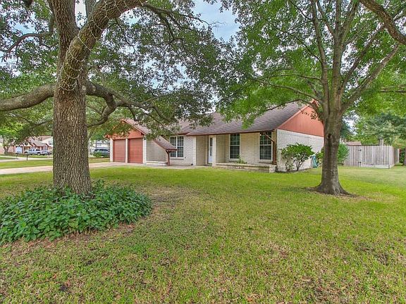2nd image of 1906 Pear Creek Cir