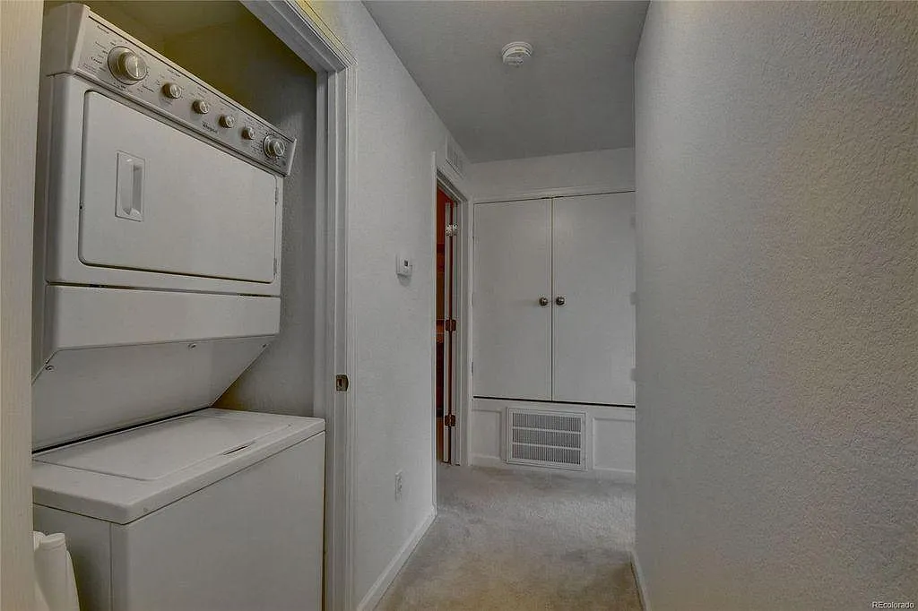 3 bed, 1308 sqft, $1,975 — Photo 2