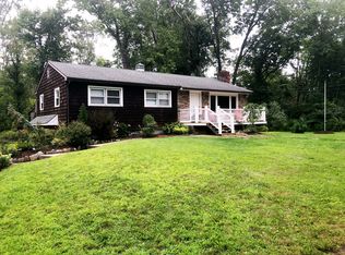 13 Old Turnpike Rd, Brookfield, CT 06804