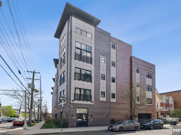 110 Broad St, Newark, NJ 07104