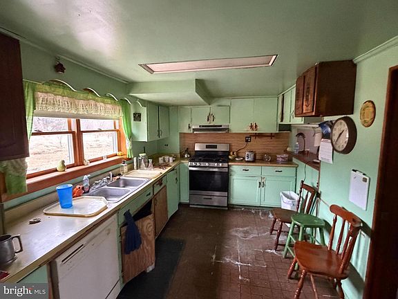 4th image of 9163 Old Dumfries Rd