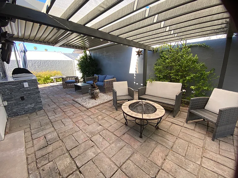 2081 E Alameda Dr — Photo 6