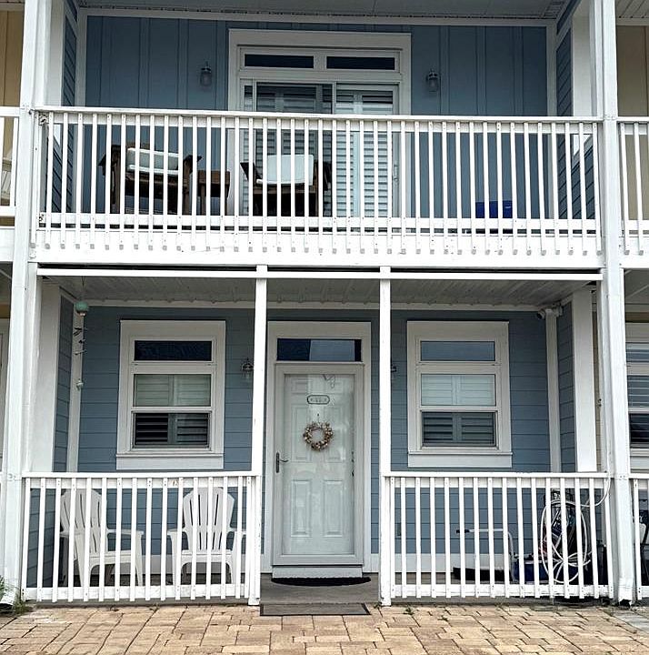 1st image of 105 38th St