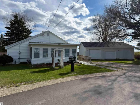 10089 Otis Dr, Mancelona, MI 49659