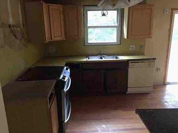 5th image of 1207 Pine Grove Dr
