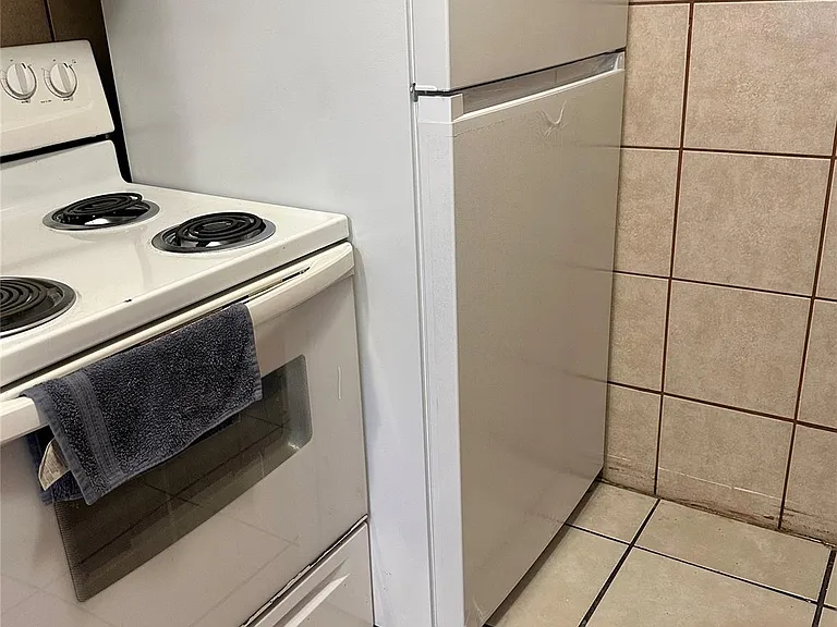 4322 Gillis St #208 — Photo 7