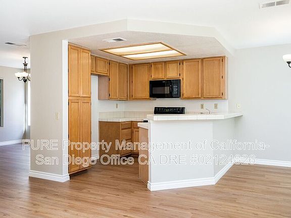 5th image of 10985 Avenida De Los Lobos