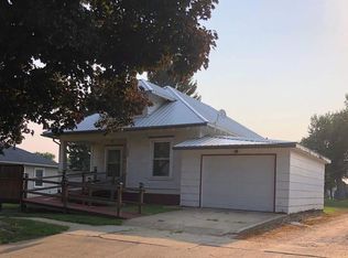 106 S 5th St, Plainview, NE 68769