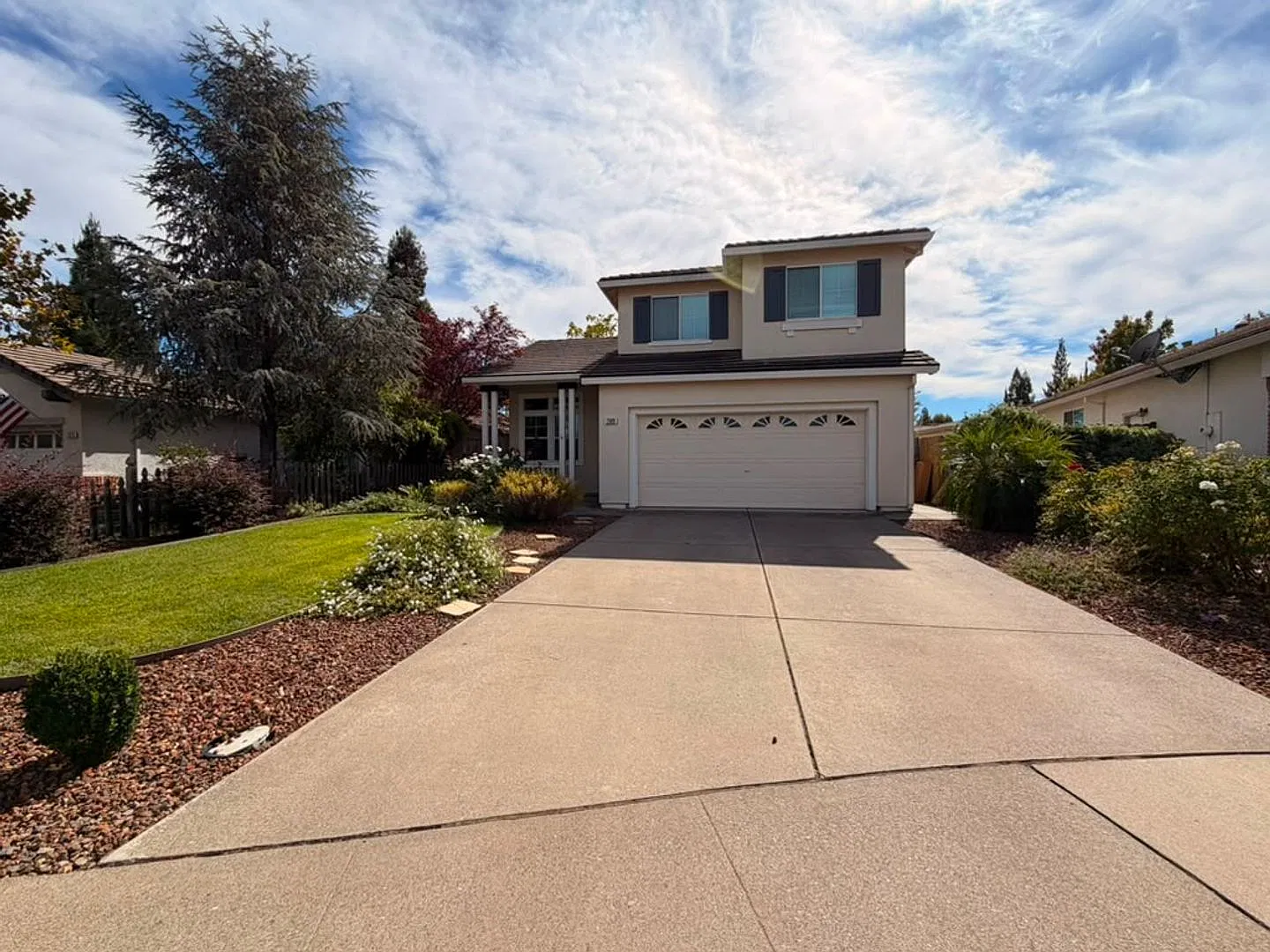 beautifully maintained 3-bedroom, 2.5-bath, 1,800 sq ft in Folsom — Photo 2