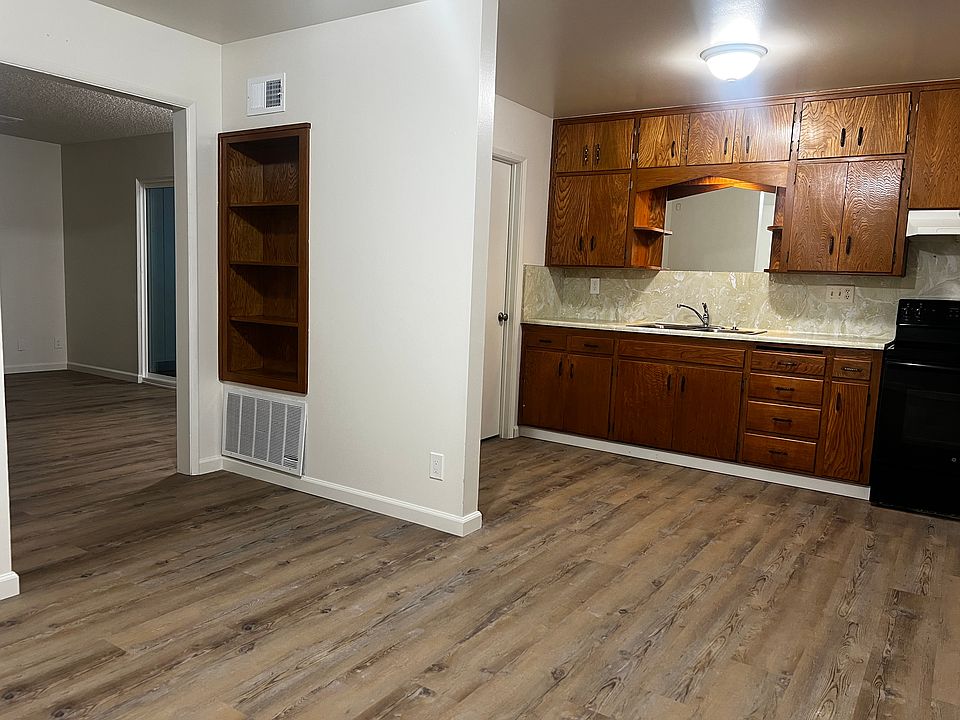 1st image of 13940 Hackett St APT 5