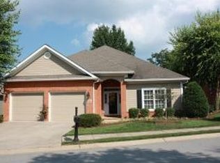1905 Waters Edge Dr, Johnson City, TN 37604