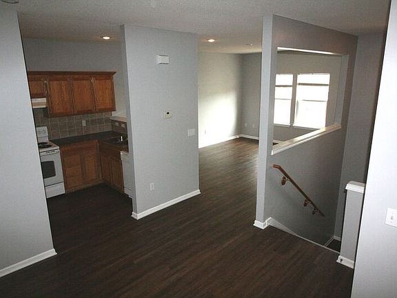3rd image of 10346 Parkview Ave
