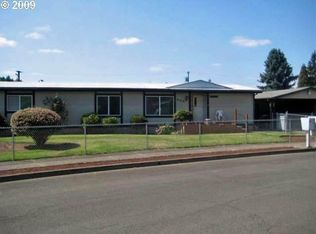 444 S 52nd Pl, Springfield, OR 97478