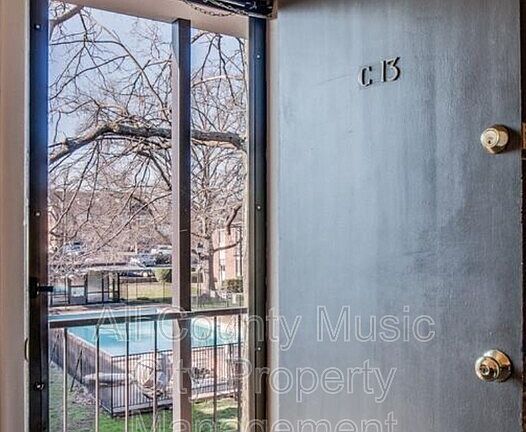 2nd image of 2134 Fairfax Ave APT C13