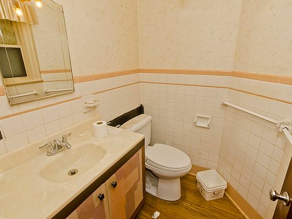 4th image of 95 Craiwell Ave