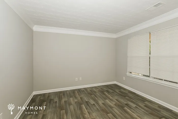 4 bed, 3.0 bath, 2572 sqft, $2,345 — Photo 4