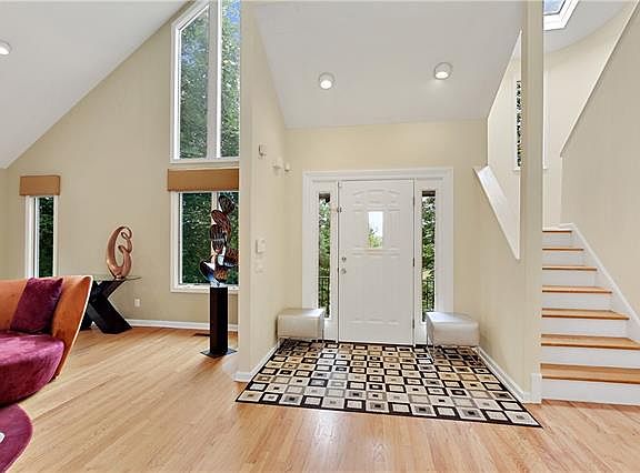 4th image of 182 Deerfield Ln N