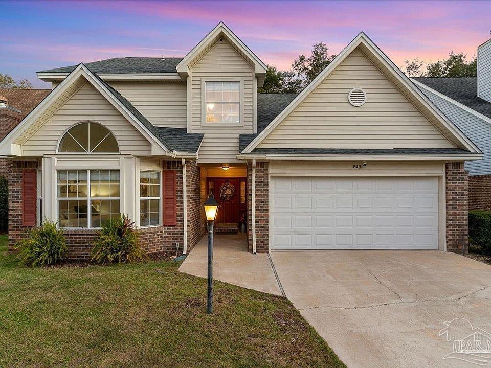 1st image of 842 Fairway Lakes Dr