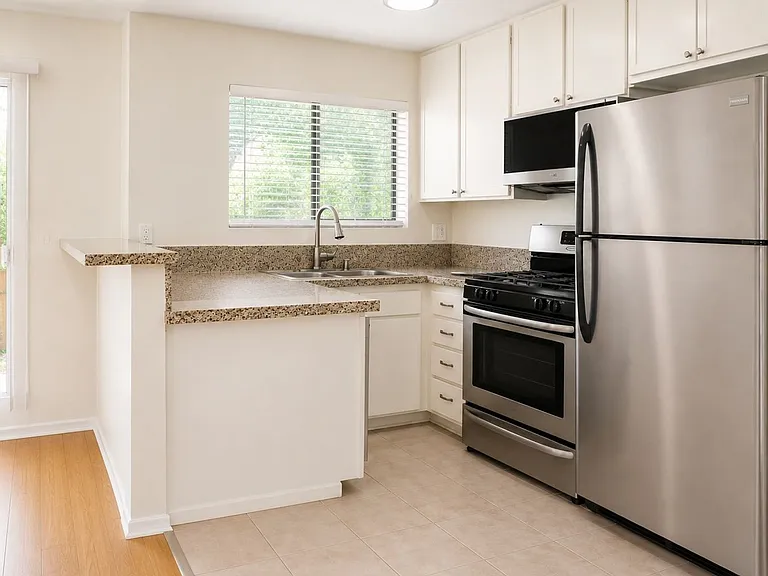 The Flats At Studio City - Darbyridge, Lp — Photo 2