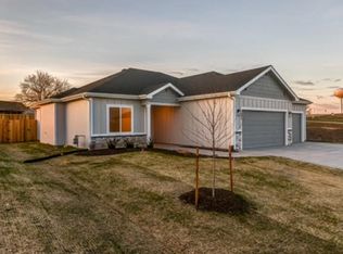 1950 Wheatland Valley Dr, Salina, KS 67401