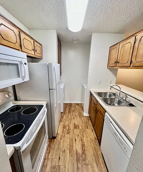 201 W Spence St #7B — Photo 3