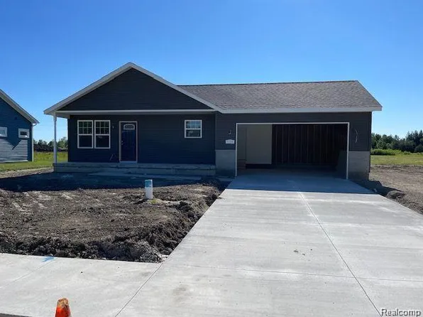 1111 Allen Rd, Smiths Creek, MI 48074