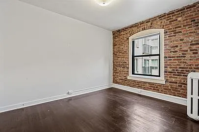 Adams Apartments — Photo 9