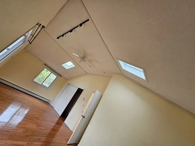 633 Saw Mill Brook Pkwy #1 — Photo 17
