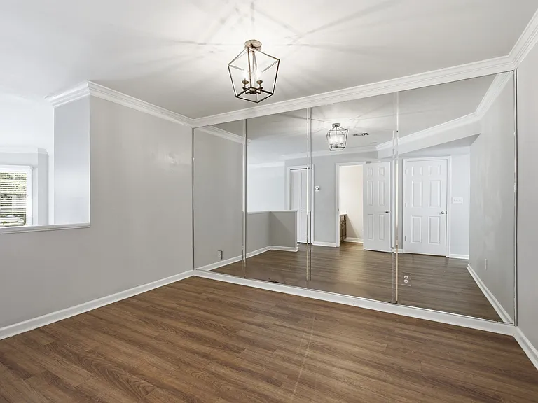 205 Fairmont Ct — Photo 6