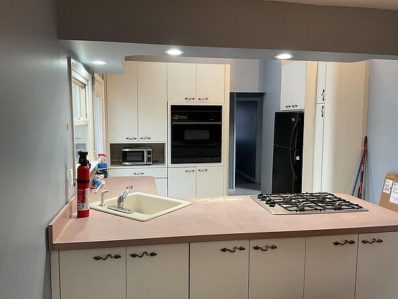5th image of 83 Brooksite Dr